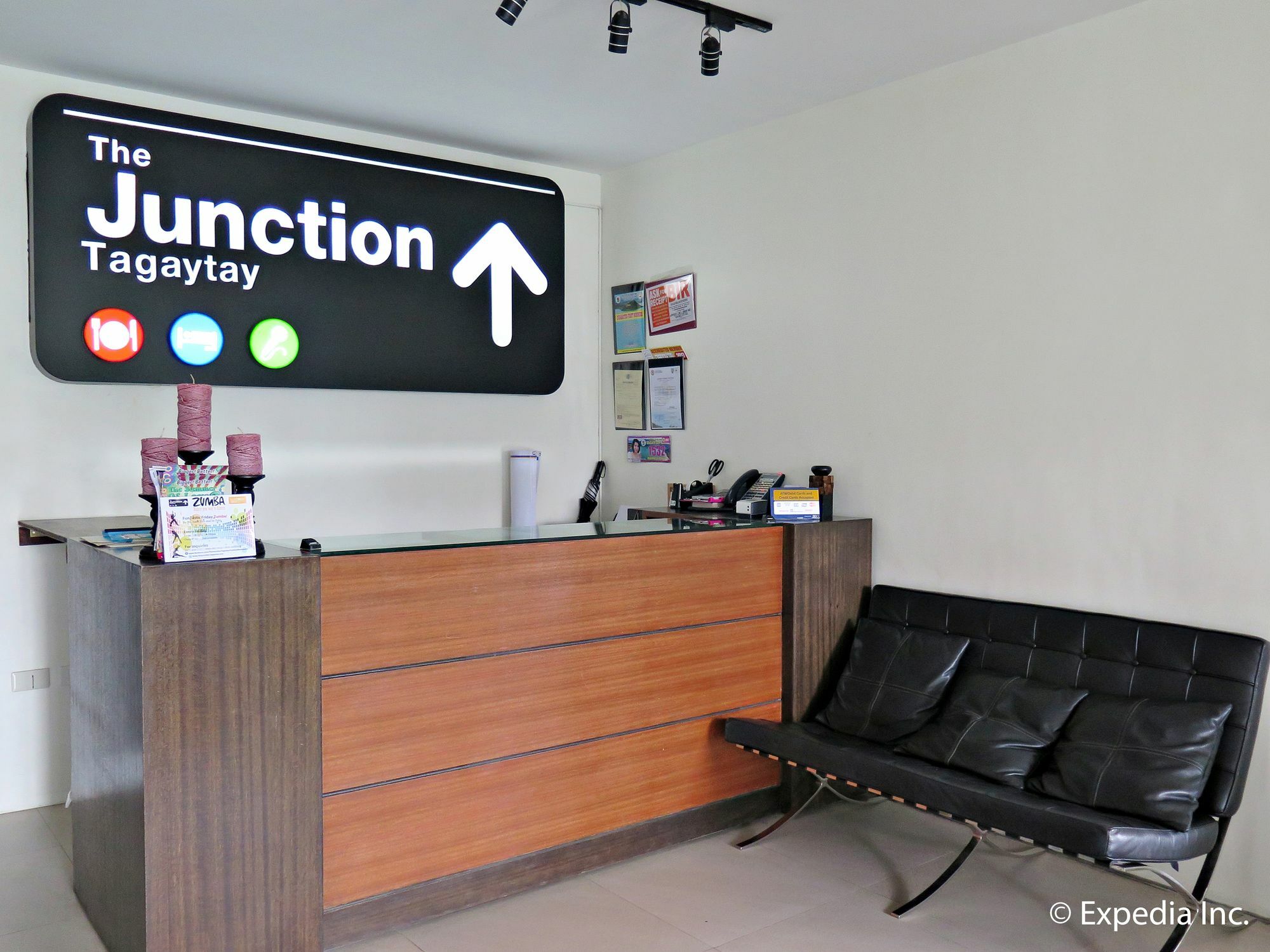 Capital O 642 The Junction Tagaytay Ξενοδοχείο Tagaytay City Εξωτερικό φωτογραφία